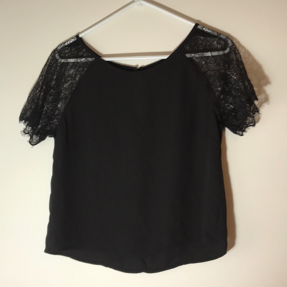 lace sleeve shirt